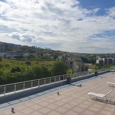 Silver Terace With Sea View For 4 Person Apartman